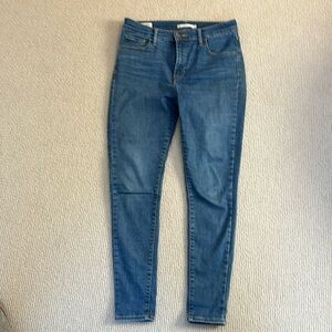 Levi’s High Rise Super Skinny blue jeans, size 29